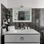 Hotel Henri Iv
