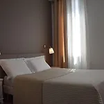 Hotel Henri Iv 3*
