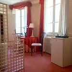 Hotel Henri Iv
