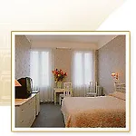 Hotel Henri Iv 3*