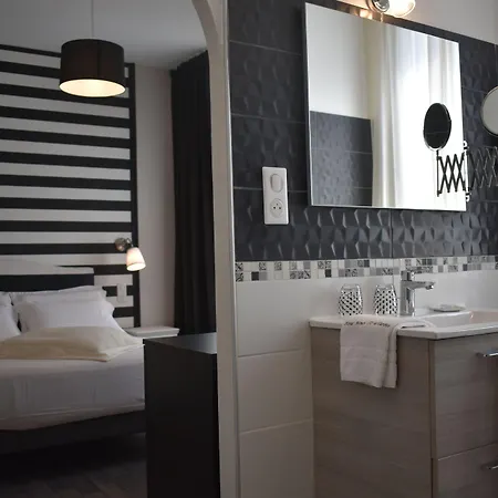 Hotel Henri Iv 3*