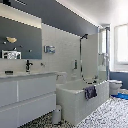 Henri Iv Hotel