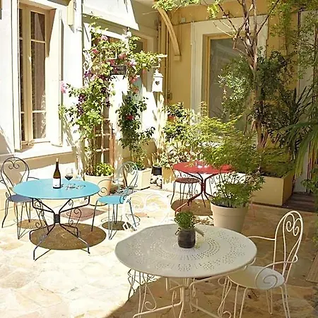 Hotel Henri Iv 3*
