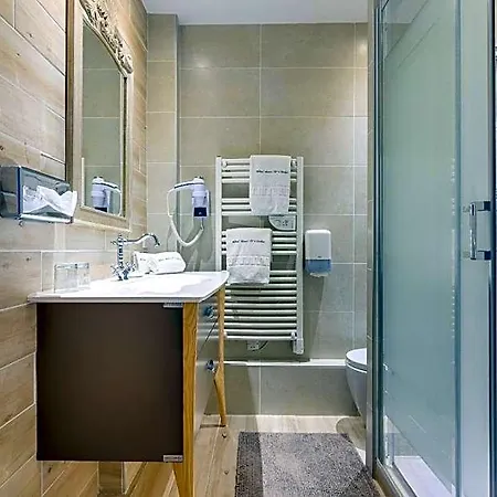 Hotel Henri Iv