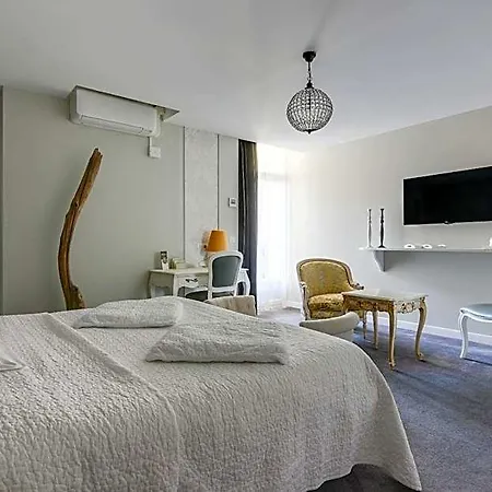 Henri Iv Hotel 3*