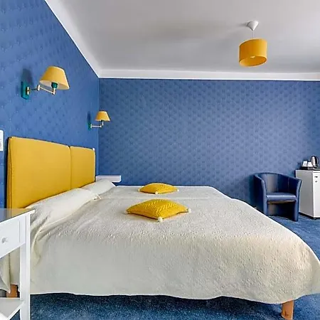 Henri Iv Hotel