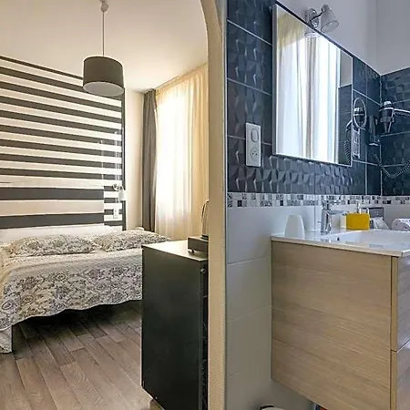 Hotel Henri Iv