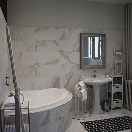 Henri Iv Otel Tarbes