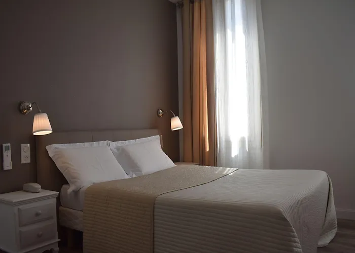 ホテル Henri Iv 3*