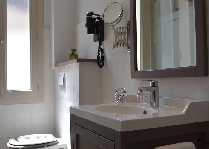 Henri Iv ホテル 3*